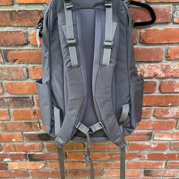 MYSTERY RANCH Gray Backpack - Picture 8 of 10